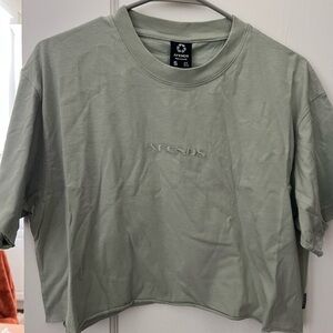 Afends restless slay cropped tee size small NWT